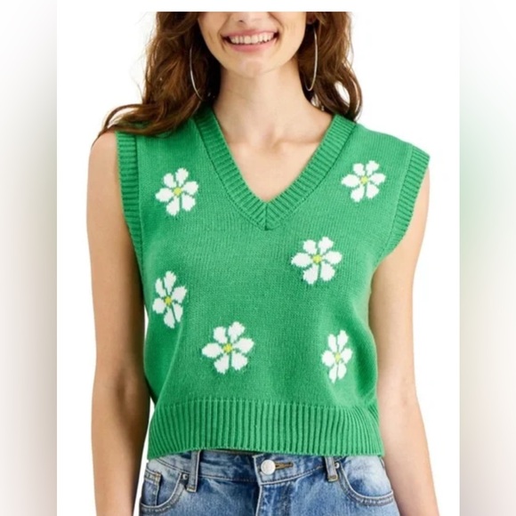 Just Polly with handmade embellishments Green Sweater Vest w/Floral Design
Med - Picture 6 of 6
